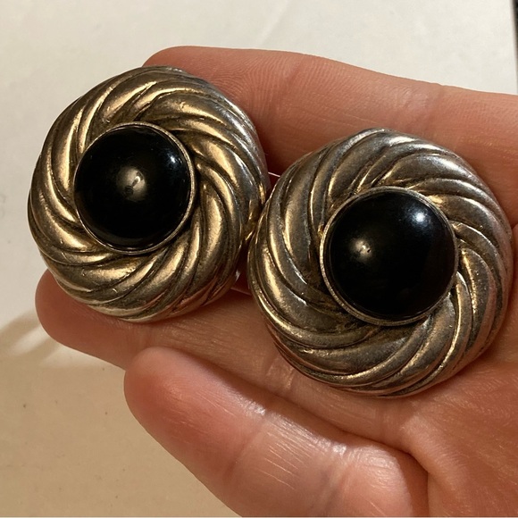 Vintage Une Ligne Paris Round Black Cabochon Silver Tone Clip Earrings Chunky - Picture 1 of 4